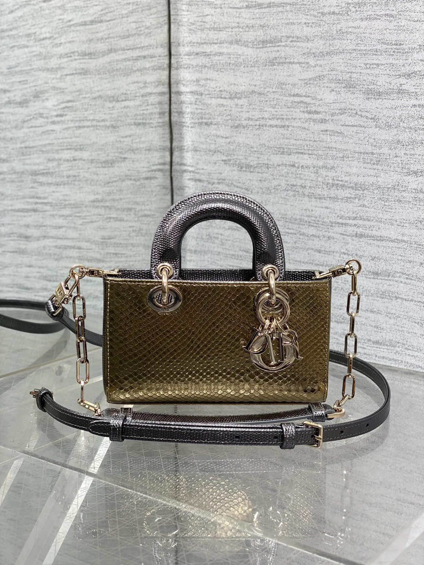 Классические Сумки Женские Christian Dior 12817886
