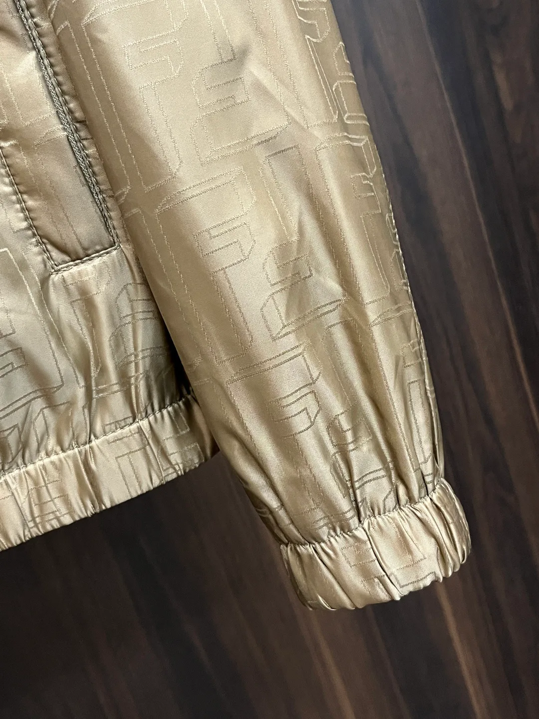 Куртки И Пуховики Женские Fendi 18416721