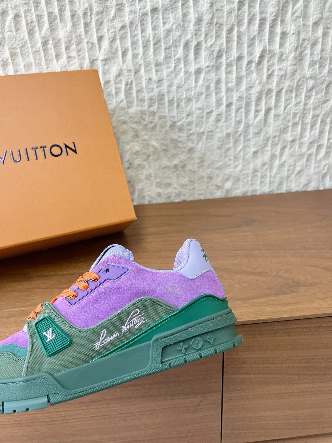 Кроссовки Женские Louis Vuitton 9885138