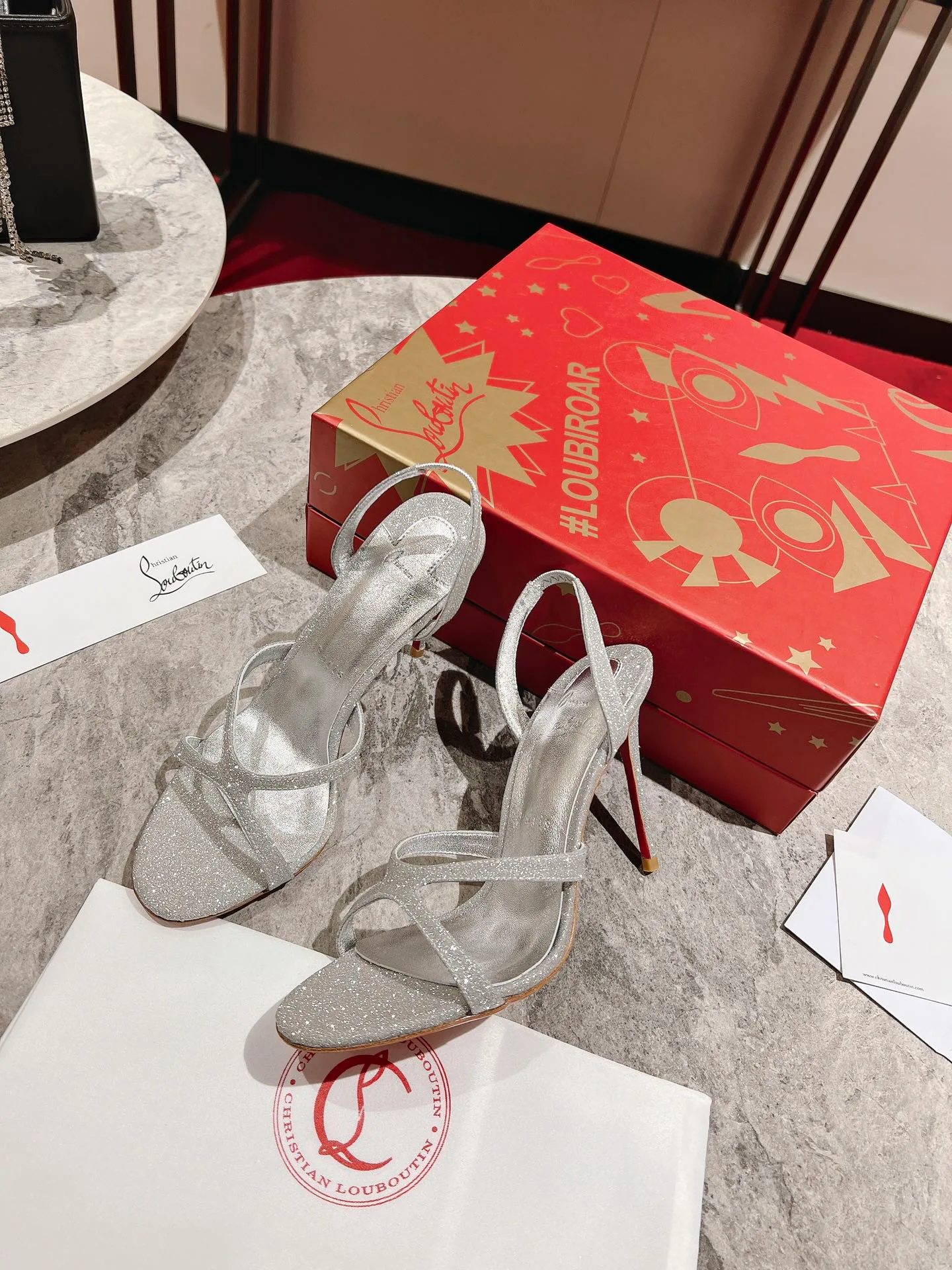 Босоножки Женские Christian Louboutin 14354202