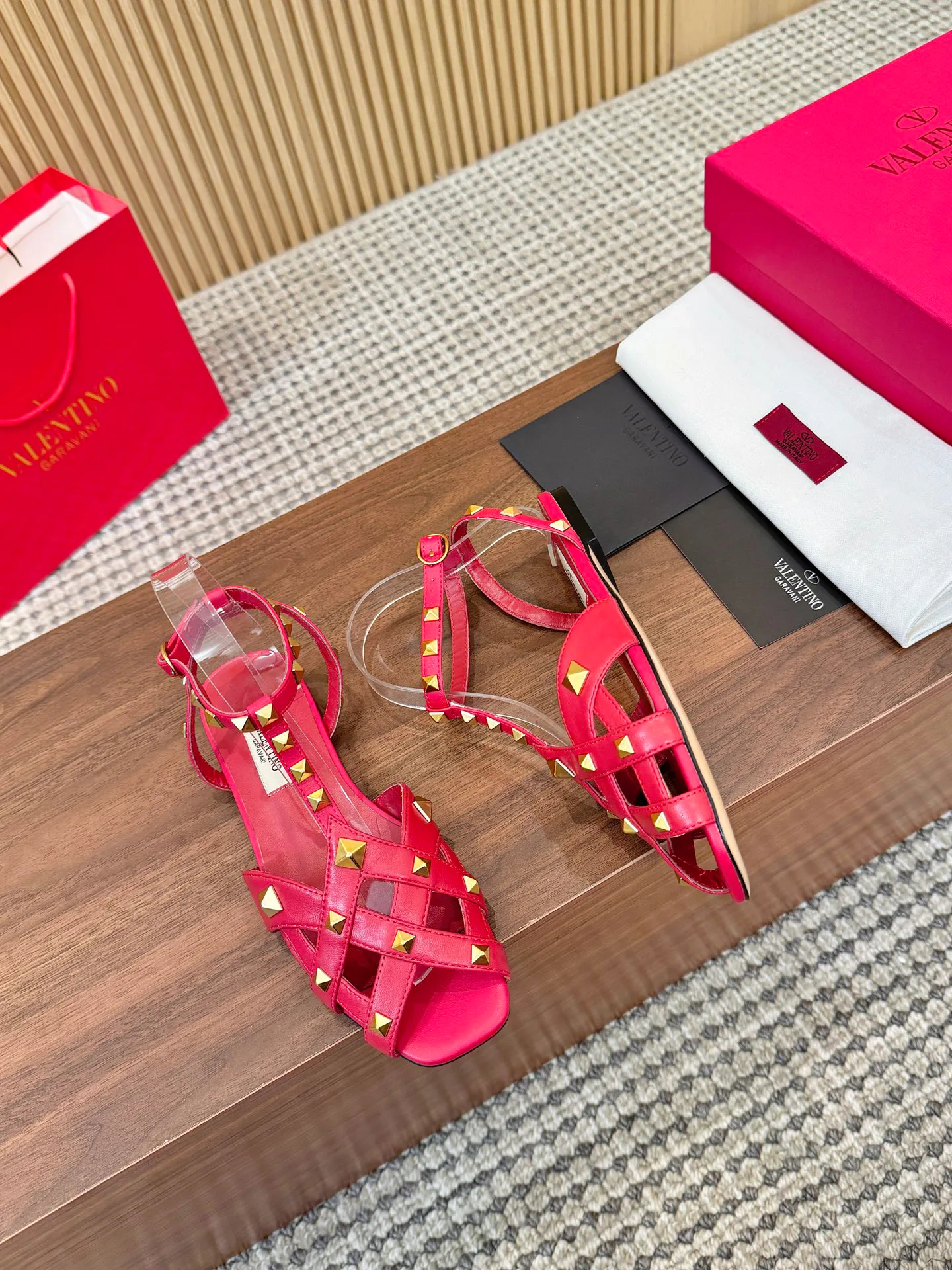 Босоножки Женские Valentino 12156388