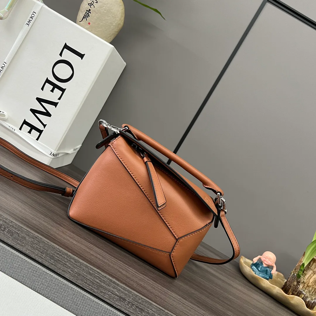 Классические Сумки Женские Loewe 1923803