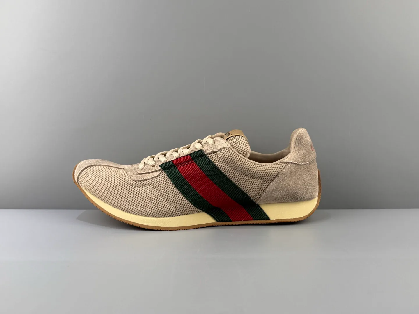 Кроссовки Женские Gucci 18583680
