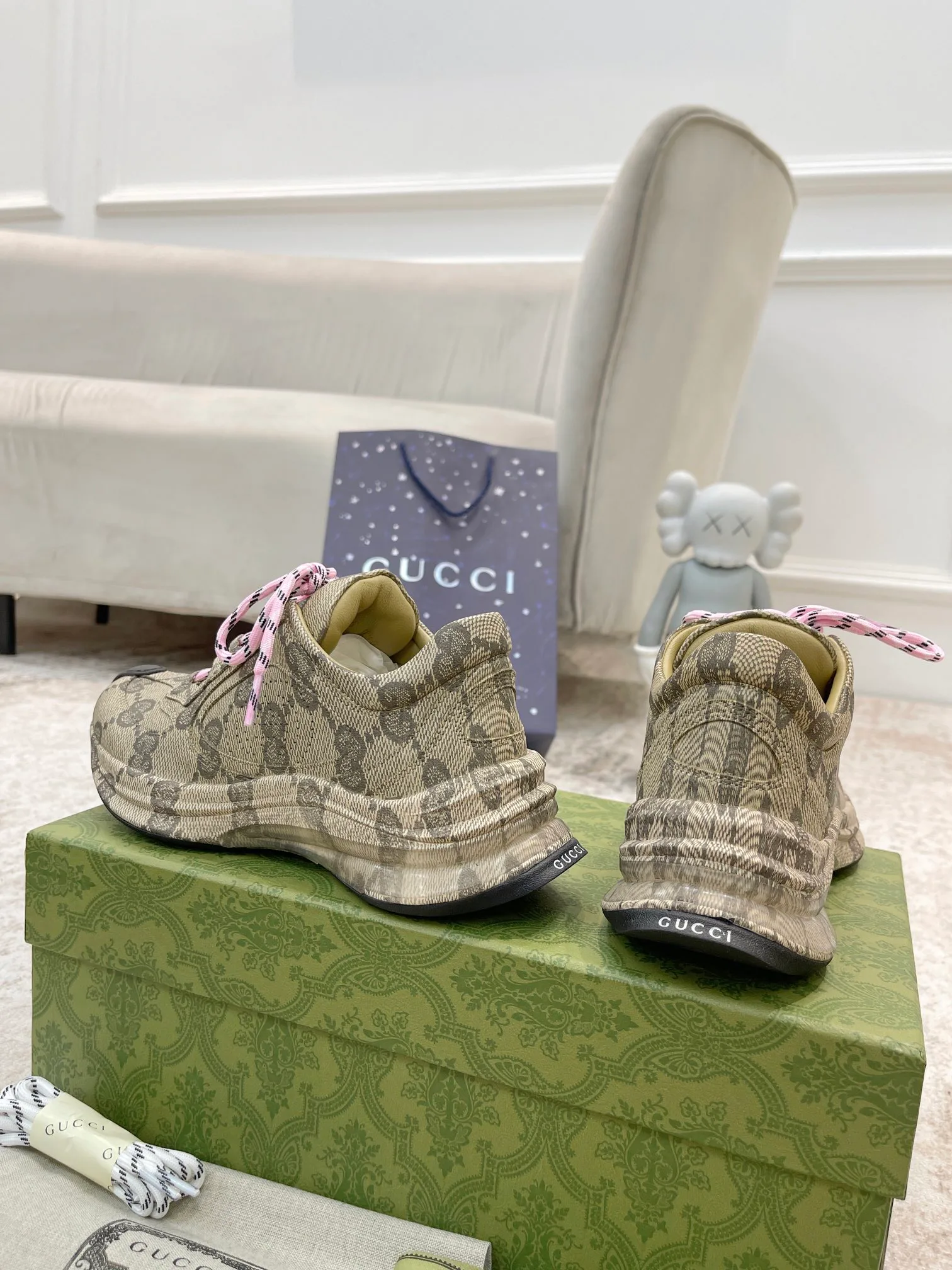 Кроссовки Женские Gucci 173911