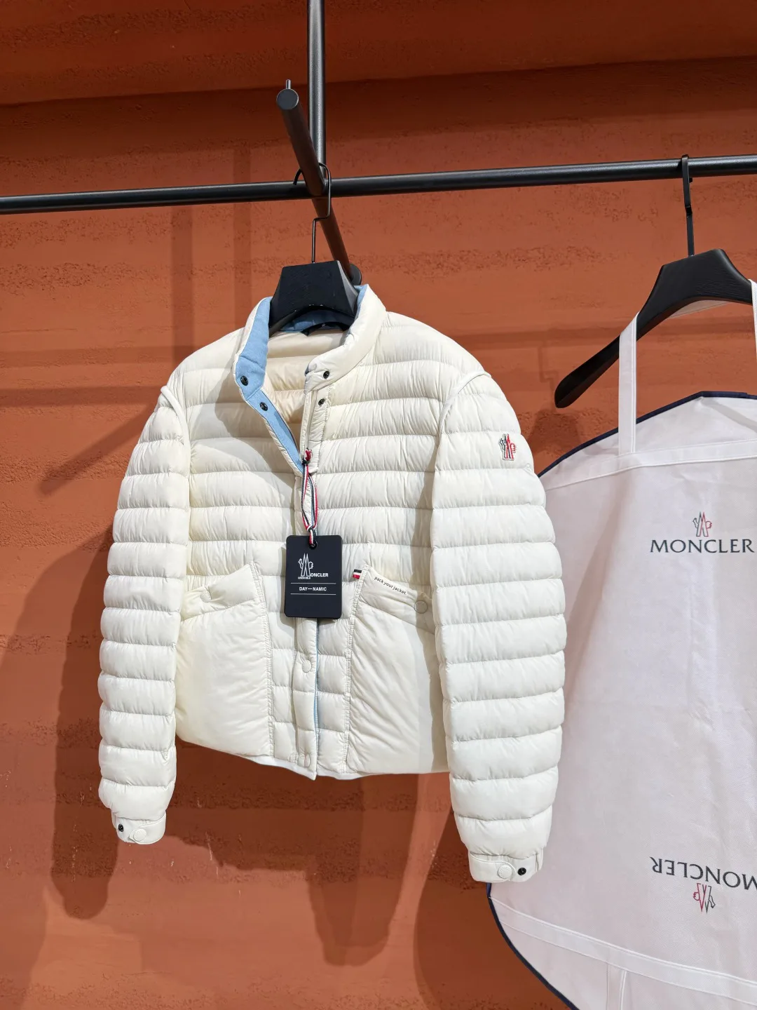 Куртки И Пуховики Женские Moncler 18048160