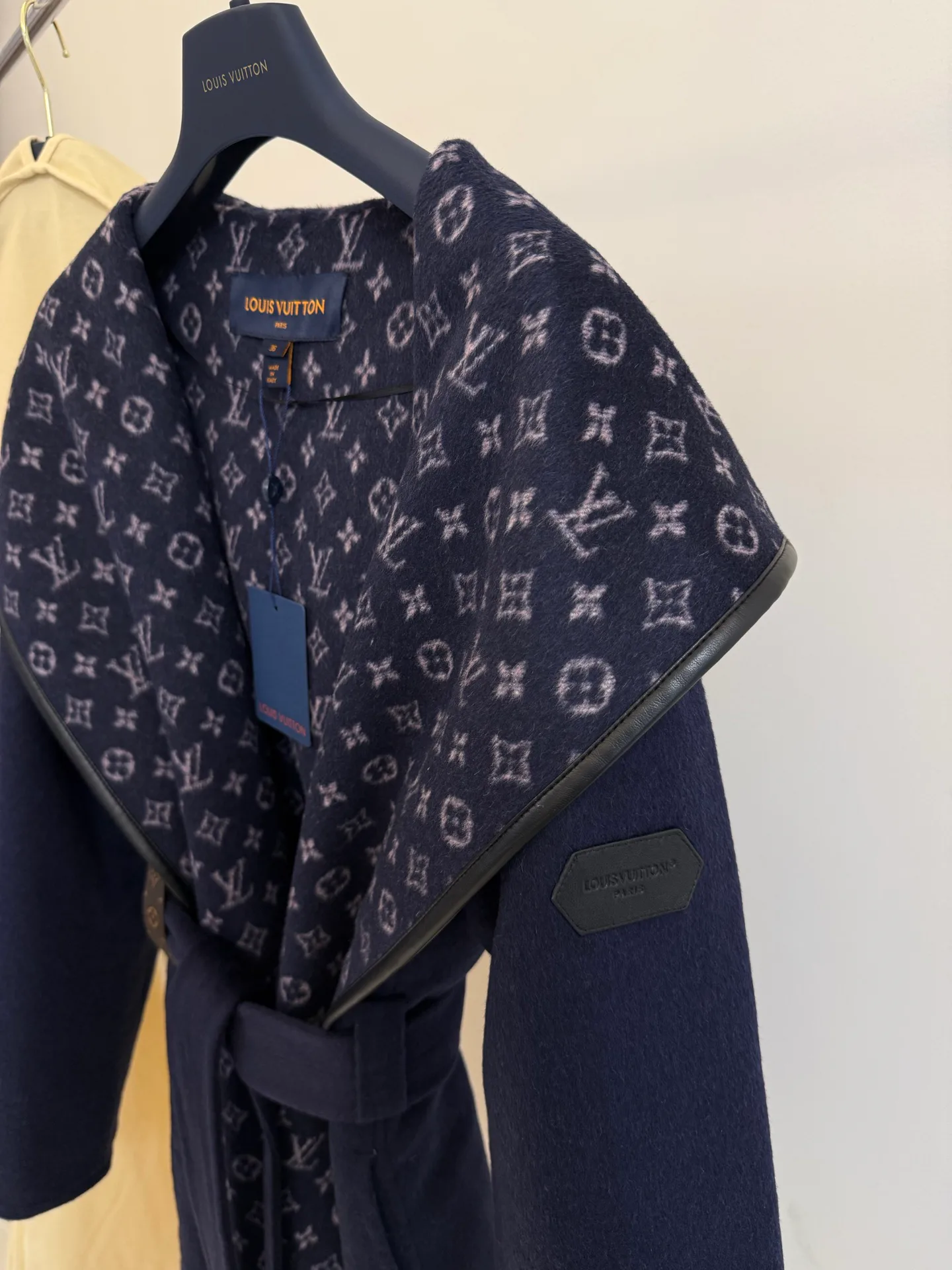 Пальто Женские Louis Vuitton 18601492