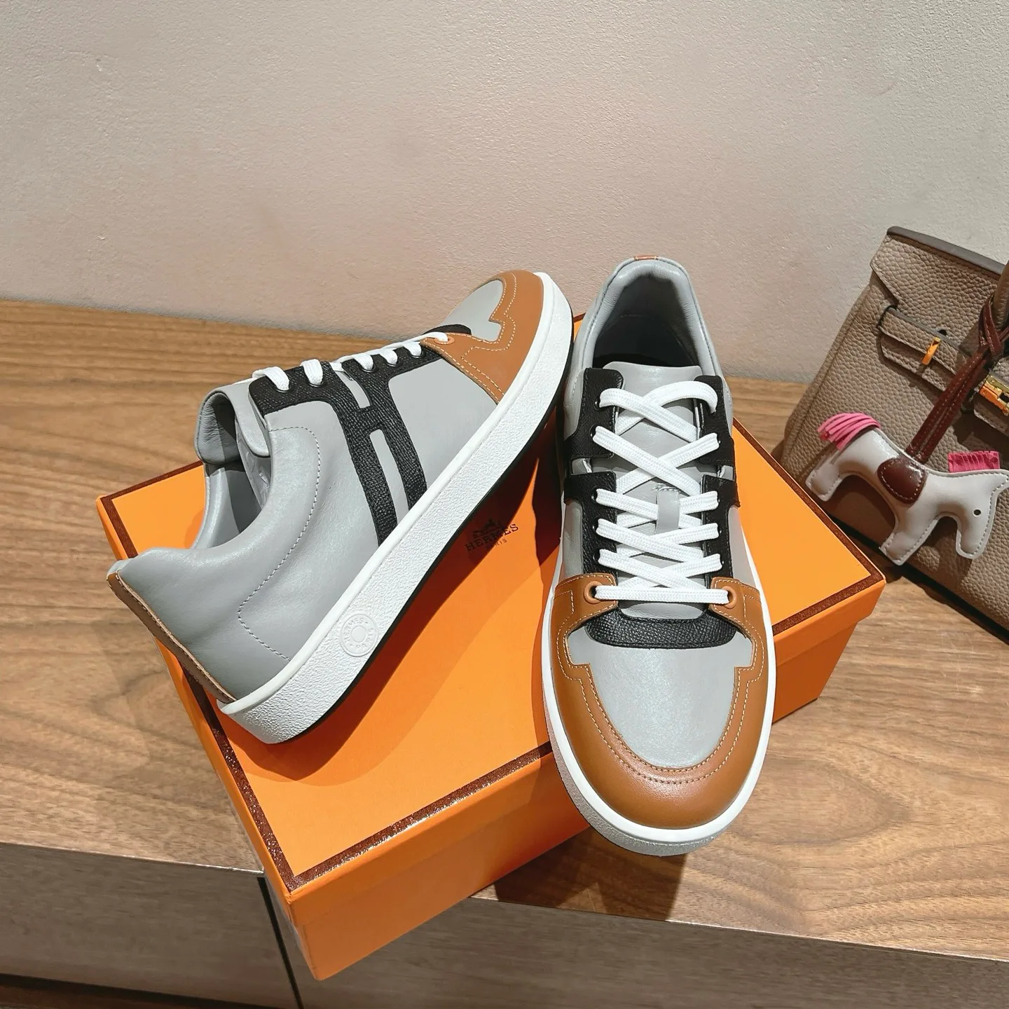 Кроссовки Женские Hermes 18729789