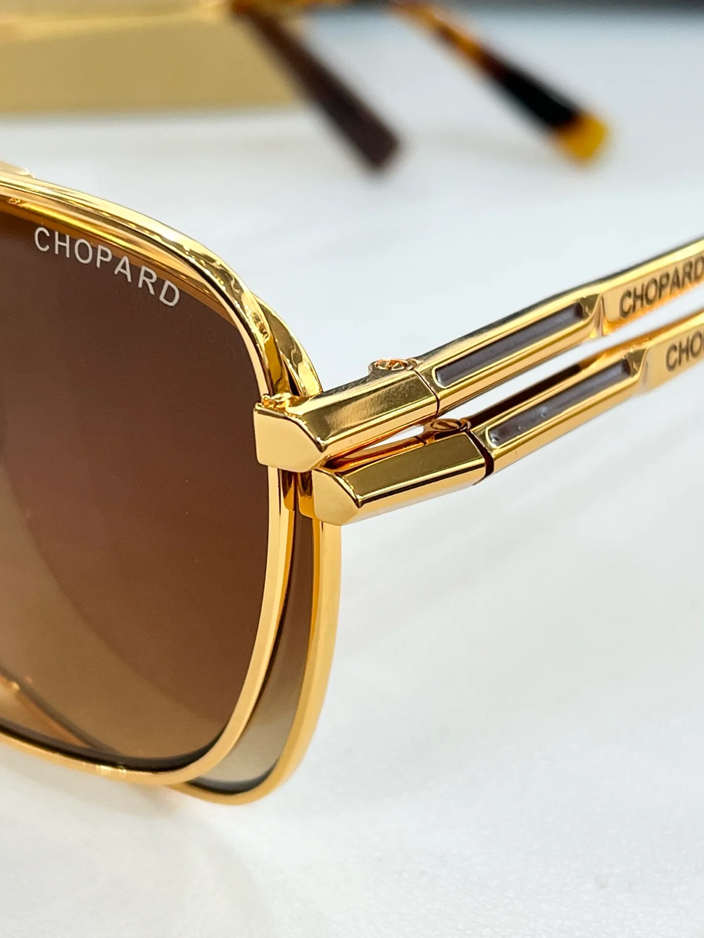 Очки Chopard 21044