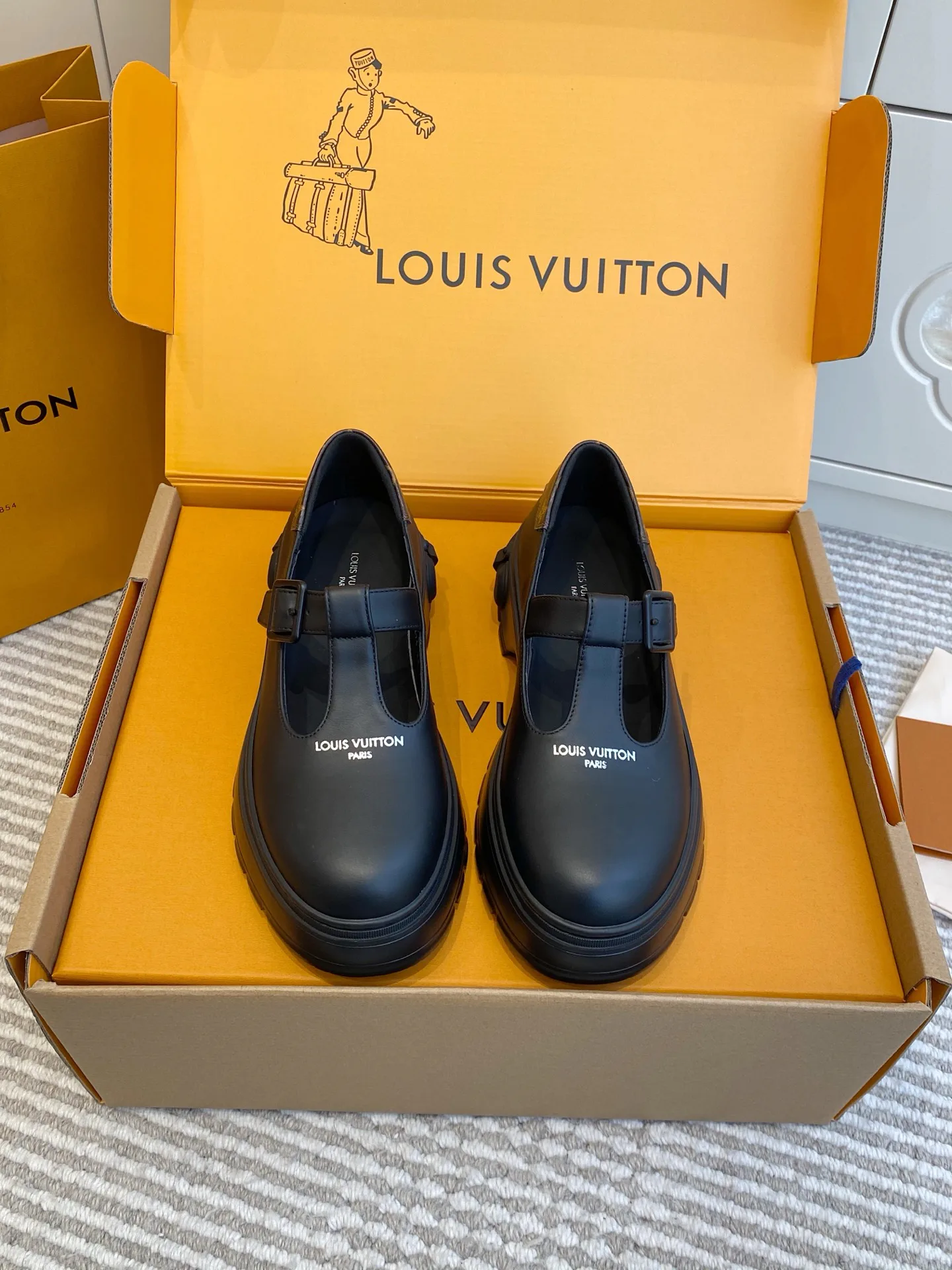 Туфли Женские Louis Vuitton 11304095