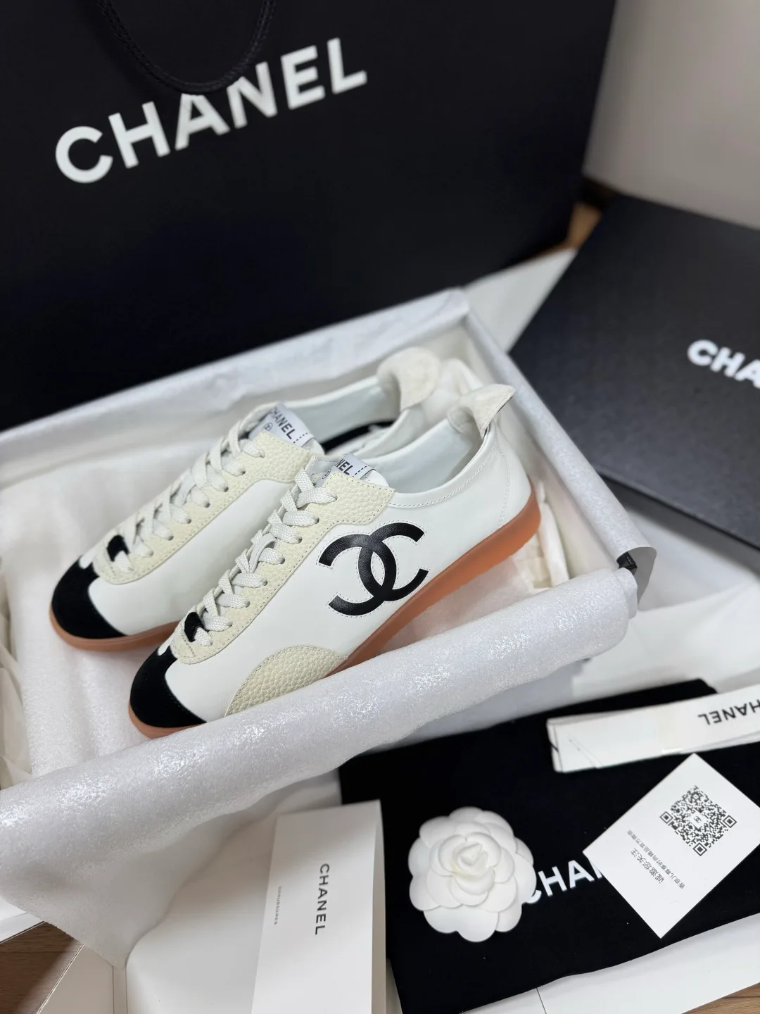 Кроссовки Женские Chanel 18223889