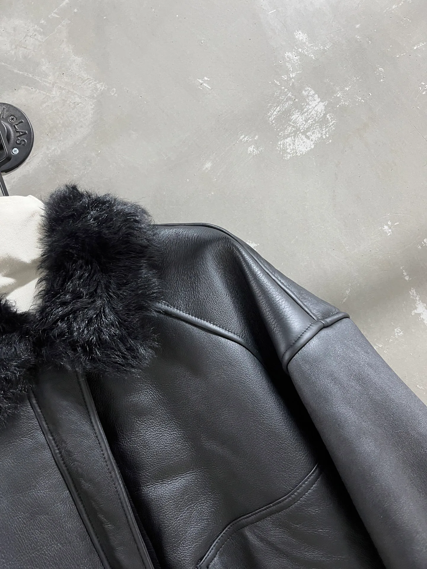 Кожаные Куртки И Дублёнки Женские Saint Laurent 784915