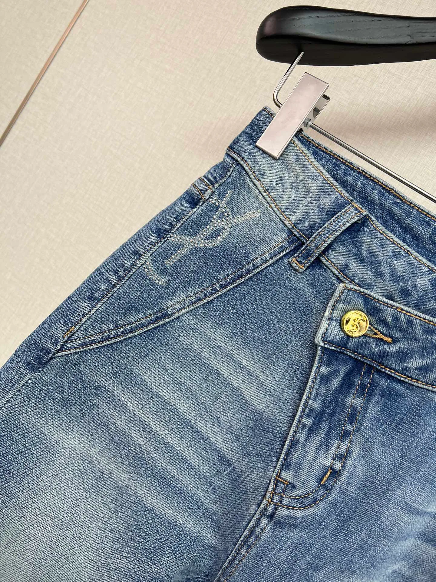 Джинсы Женские Saint Laurent 13233653