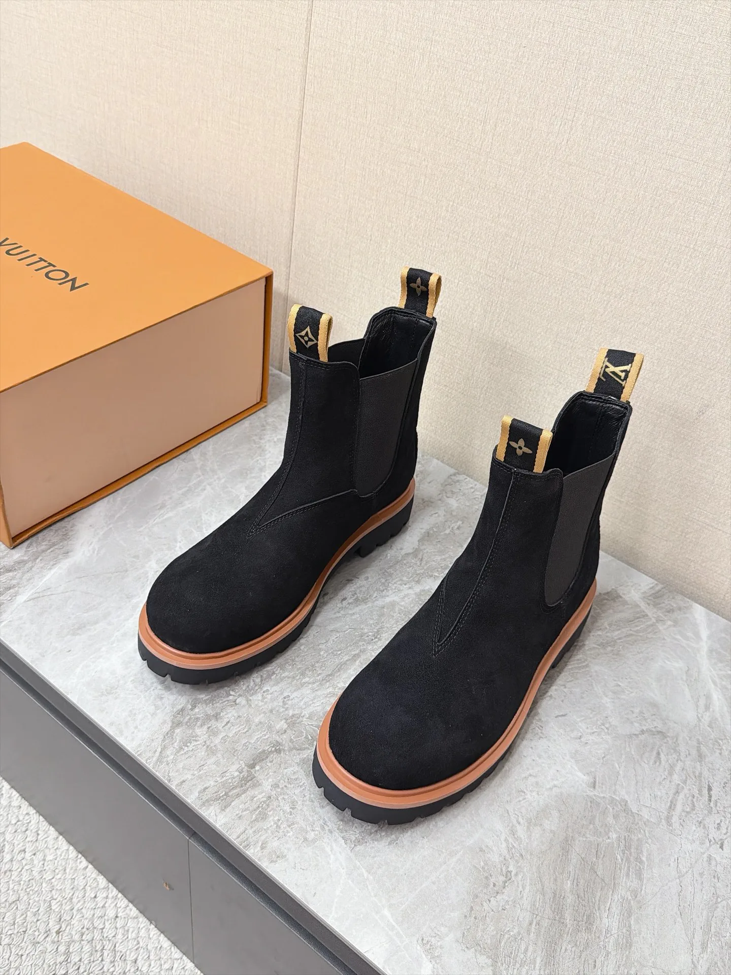 Ботинки Женские Louis Vuitton 19179023
