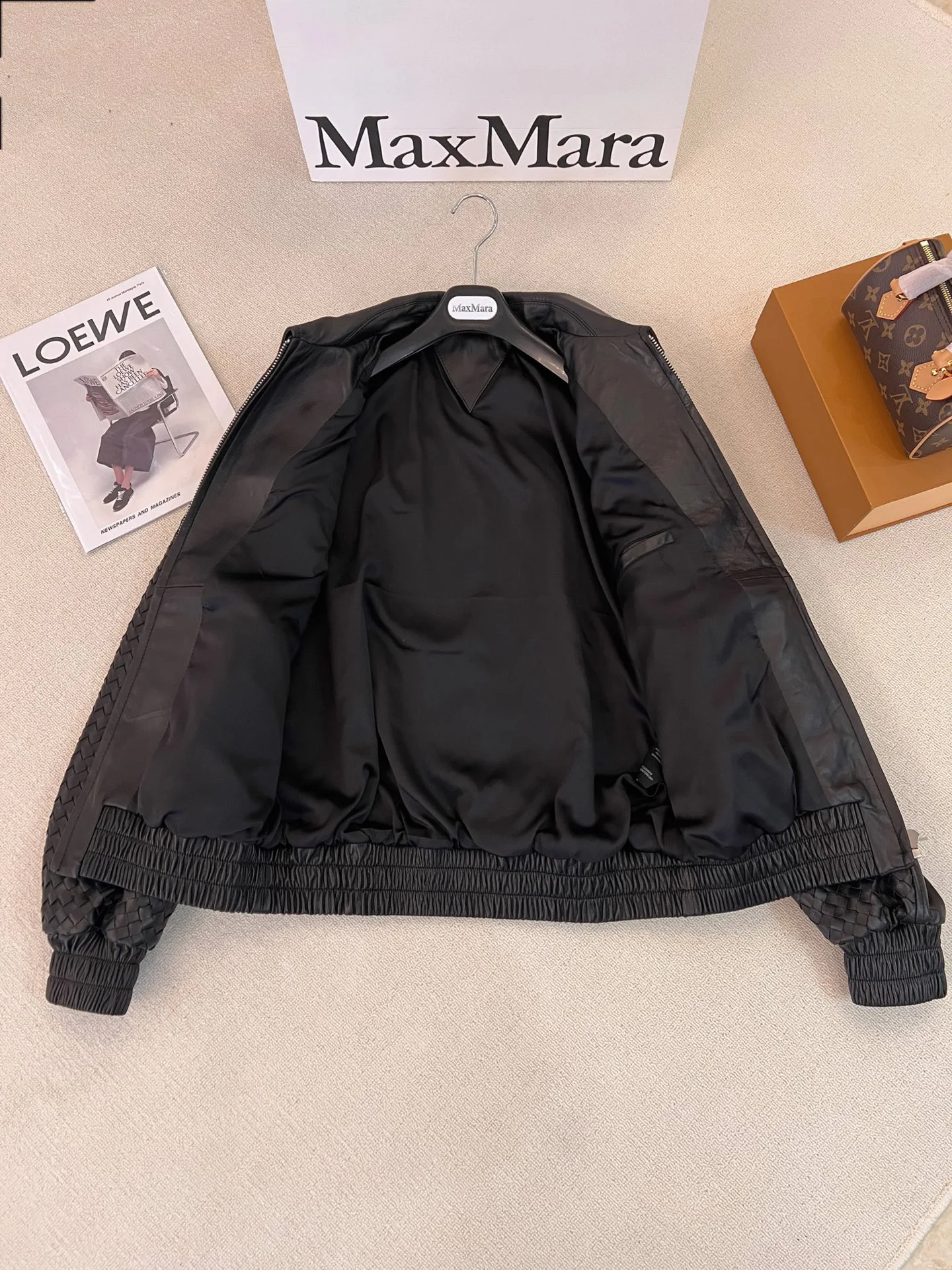 Кожаные Куртки И Дублёнки Женские Bottega Veneta 18064685