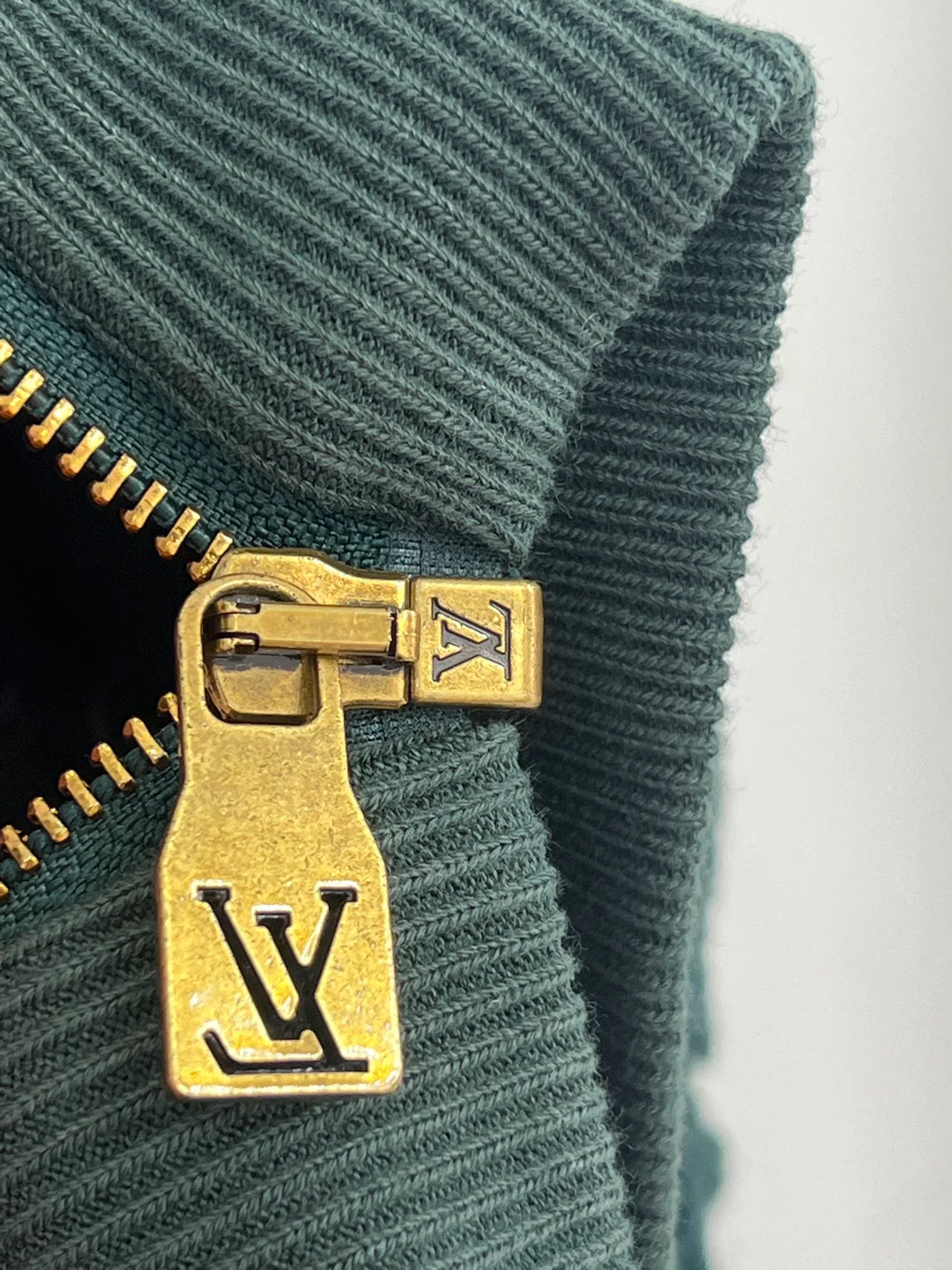 Куртки И Пуховики Женские Louis Vuitton 12842404