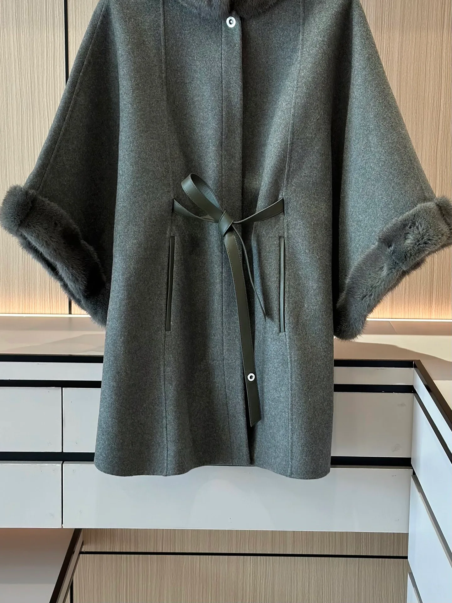 Пальто Женские Loro Piana 18197606