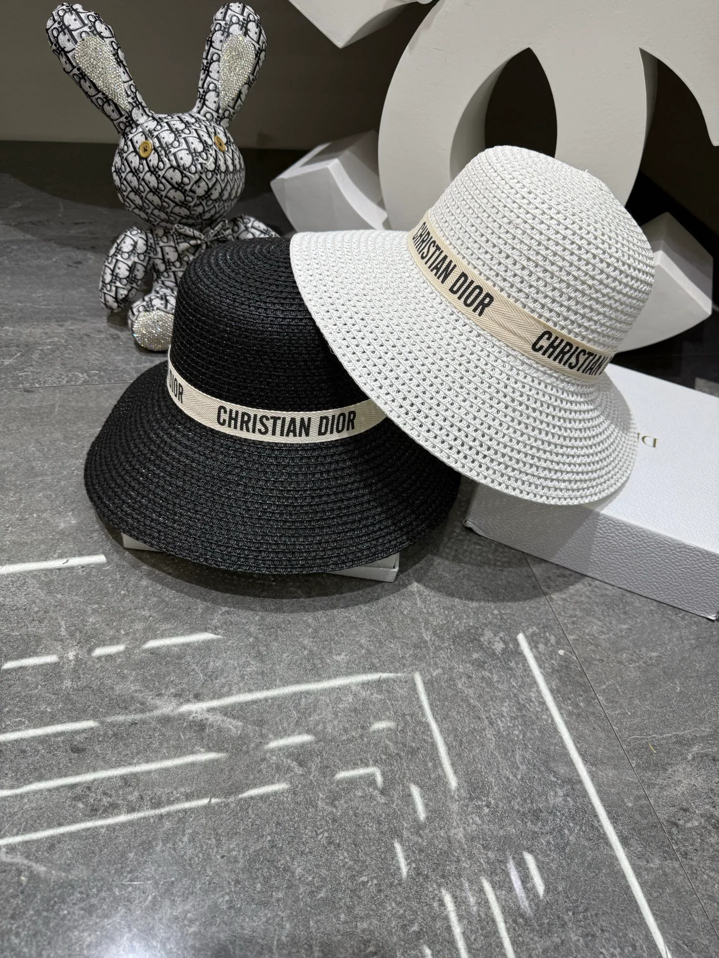Головные Уборы Christian Dior 17810496