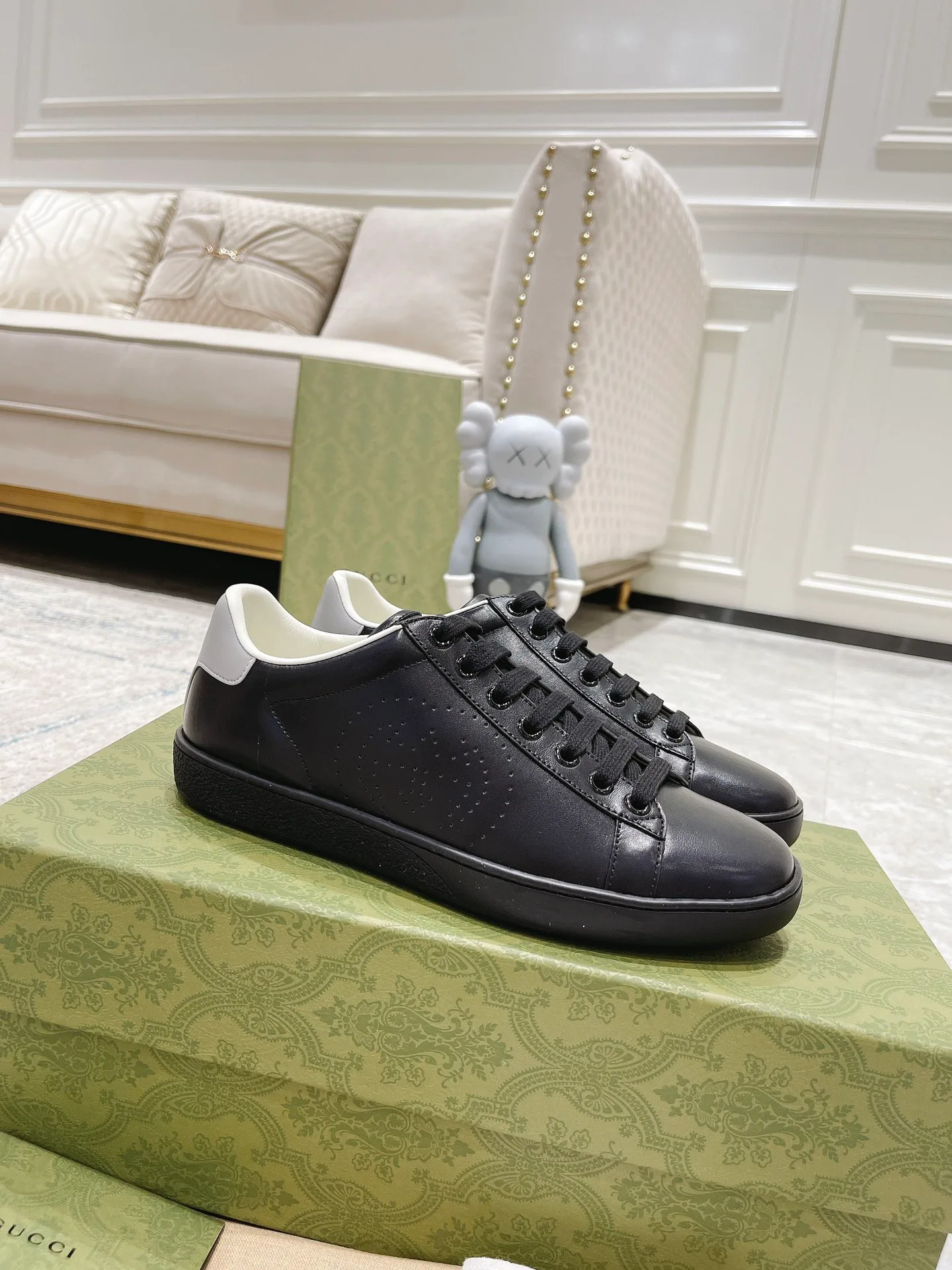 Кроссовки Женские Gucci 17620437