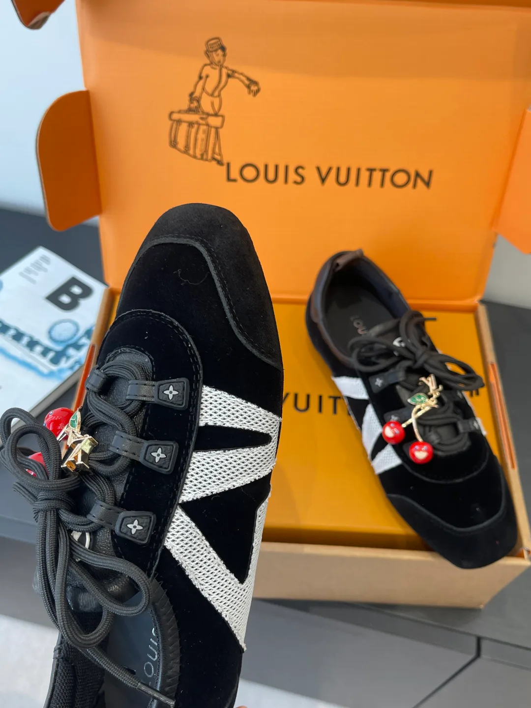 Кроссовки Женские Louis Vuitton 1595083