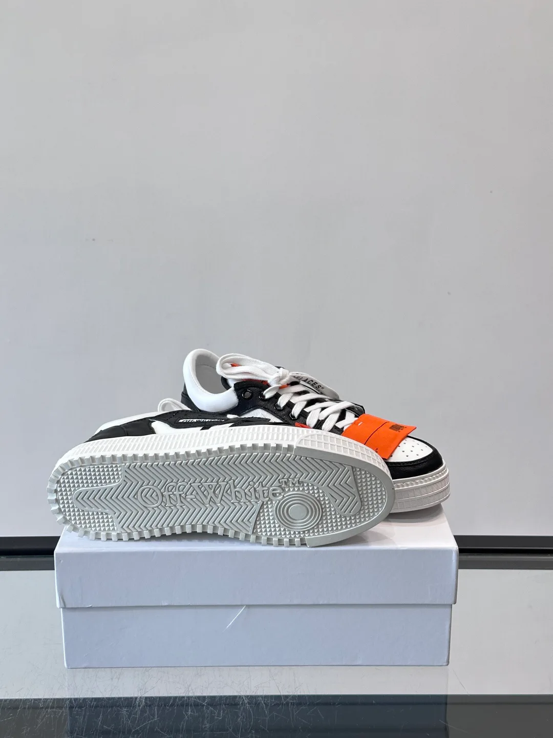 Кроссовки Женские Off-White 18102422