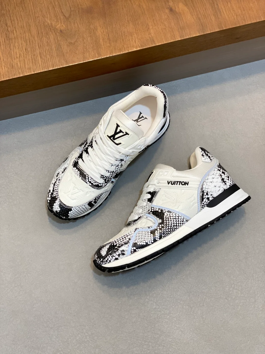 Кроссовки Мужские Louis Vuitton 19458680