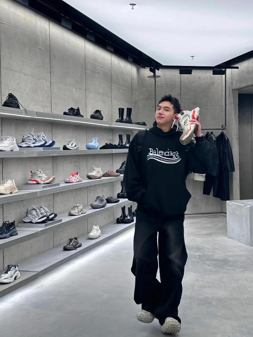 Свитшоты Мужские Balenciaga 452530