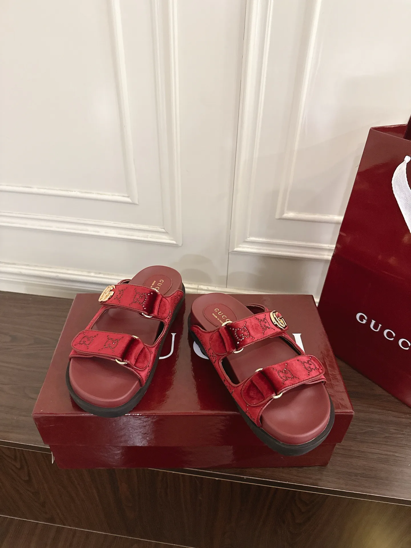 Шлепанцы Женские Gucci 13540607