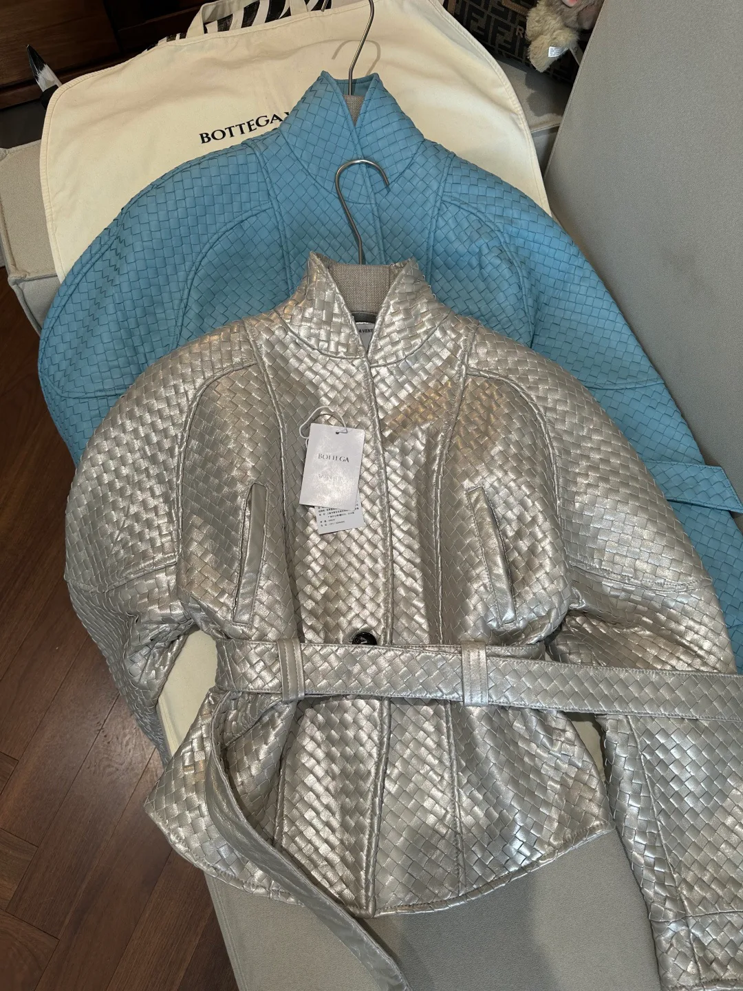 Кожаные Куртки И Дублёнки Женские Bottega Veneta 19134549