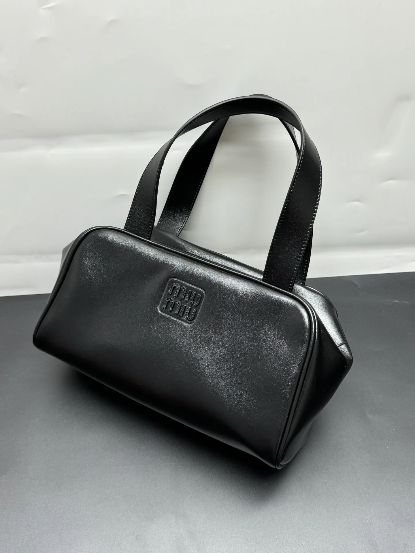Классические Сумки Женские Miu Miu 17999174