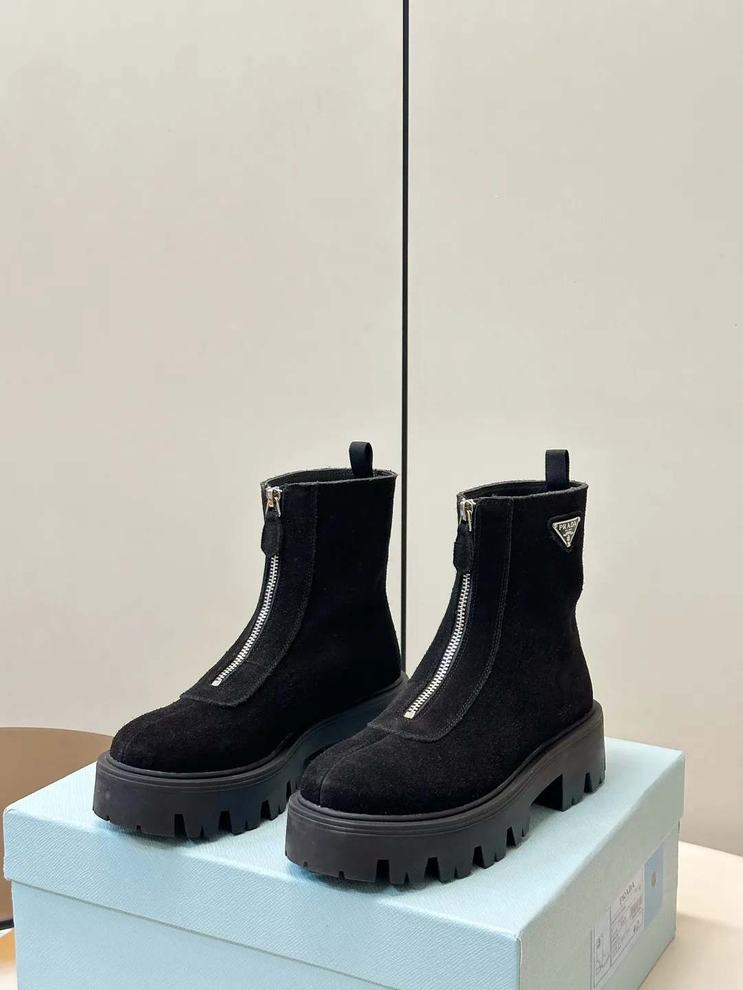 Ботинки Женские Prada 19501489