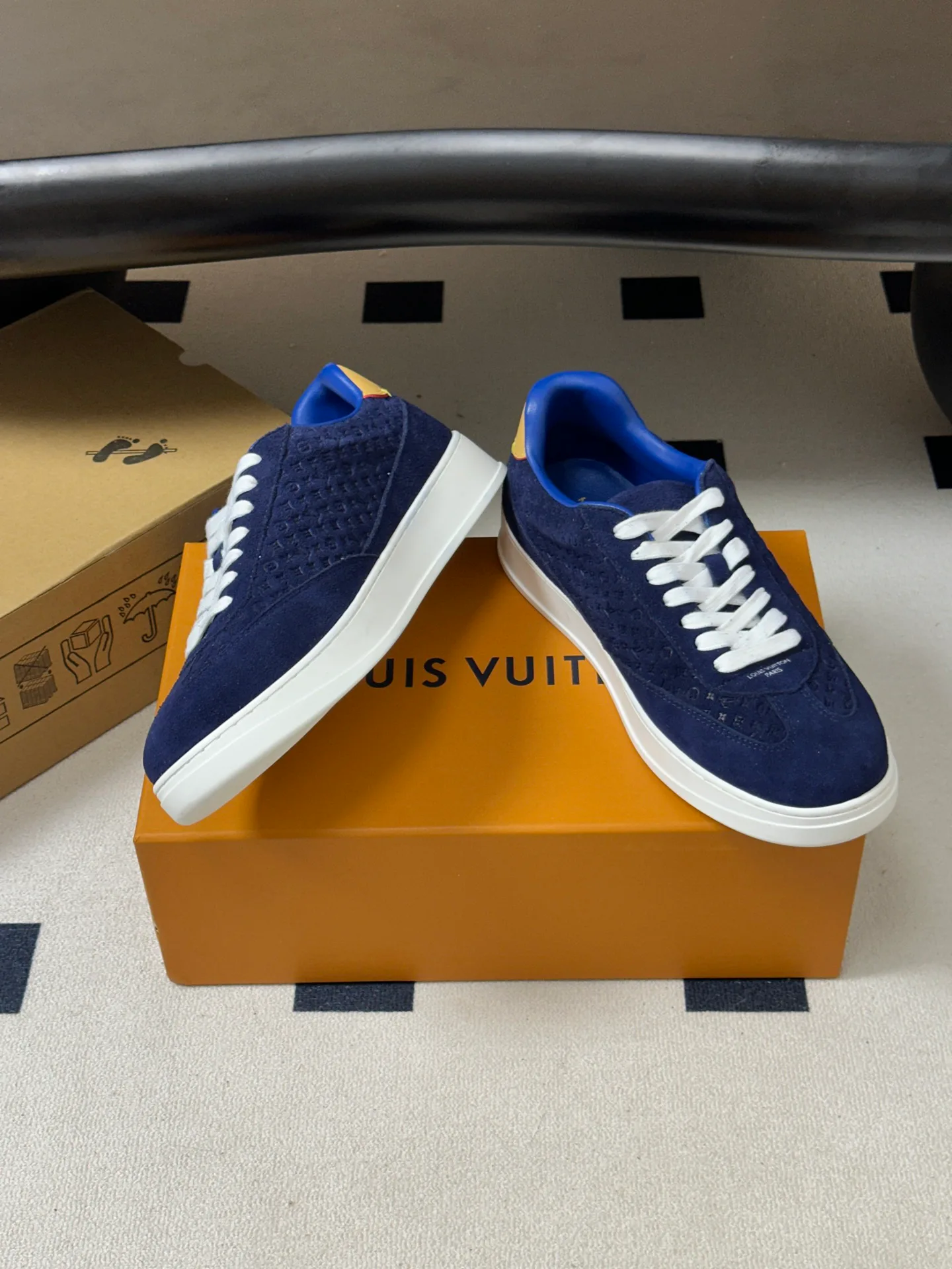 Кроссовки Мужские Louis Vuitton 18340909