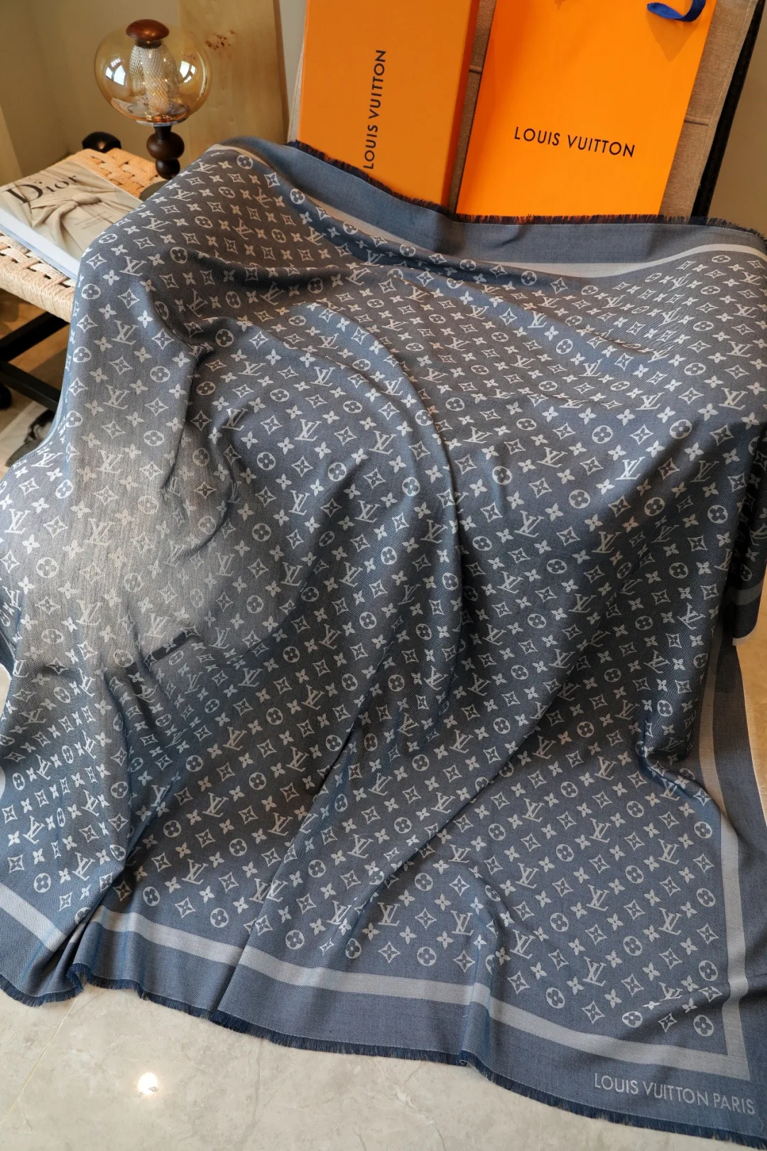 Шарфы Louis Vuitton 18618582