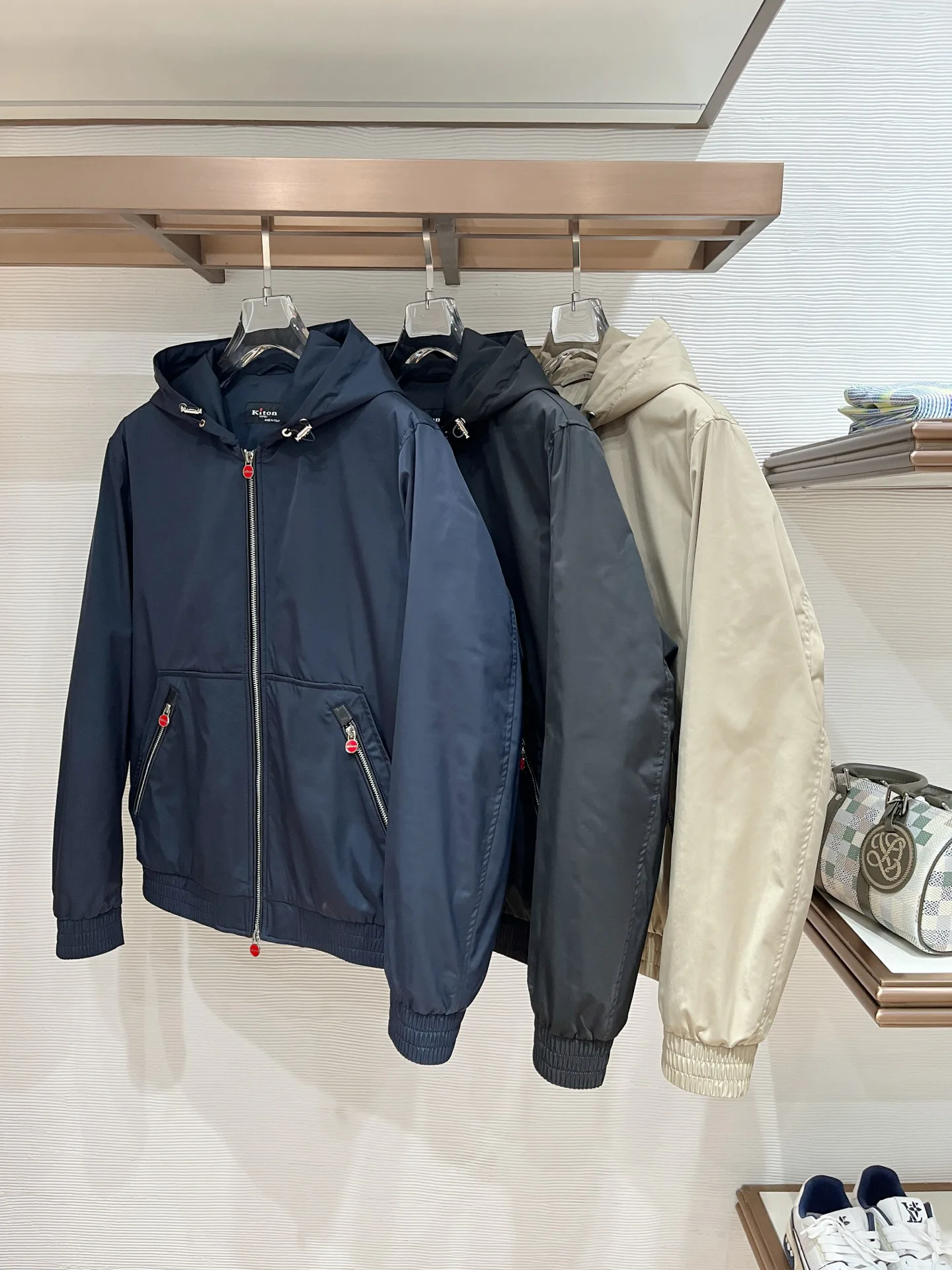 Куртки И Пуховики Мужские Kiton 1843786