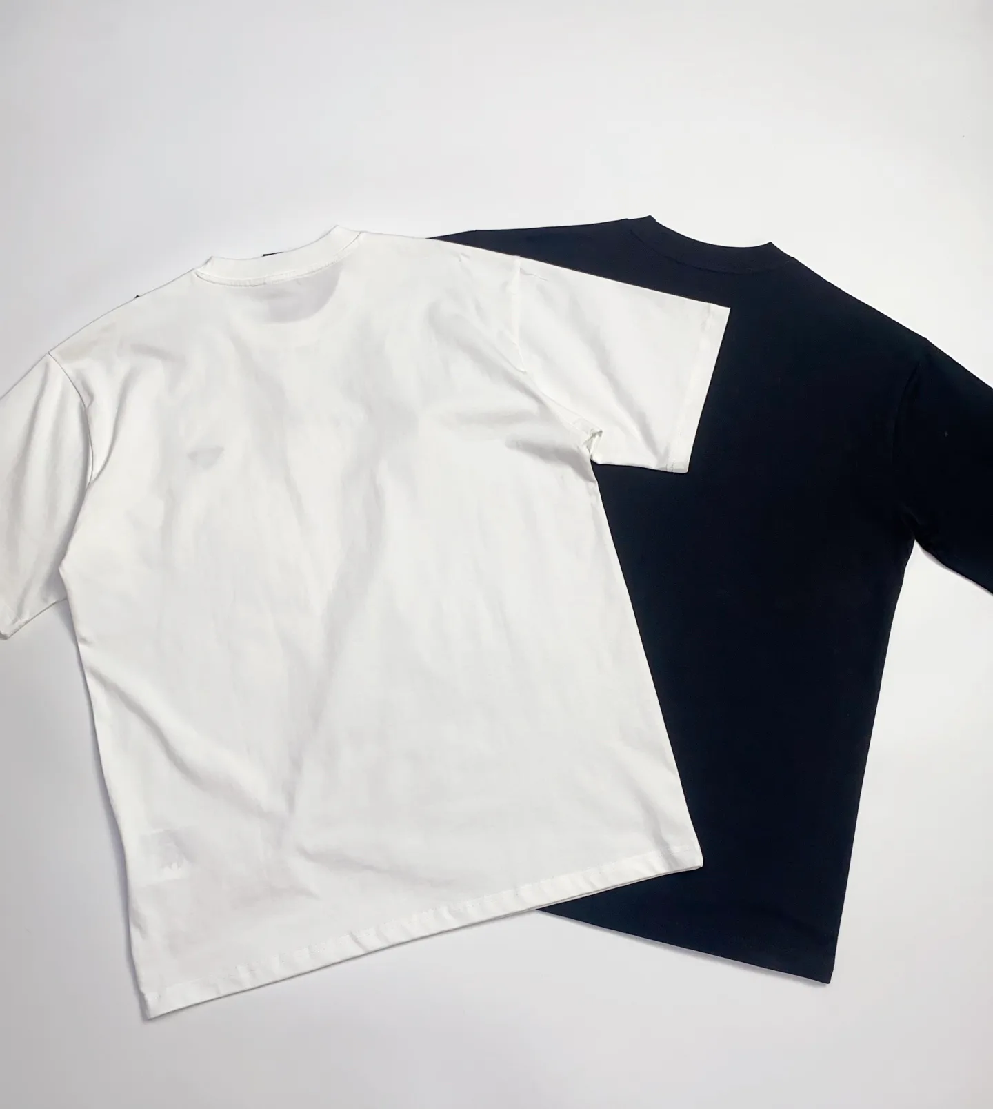 Футболки Женские Prada 1258909