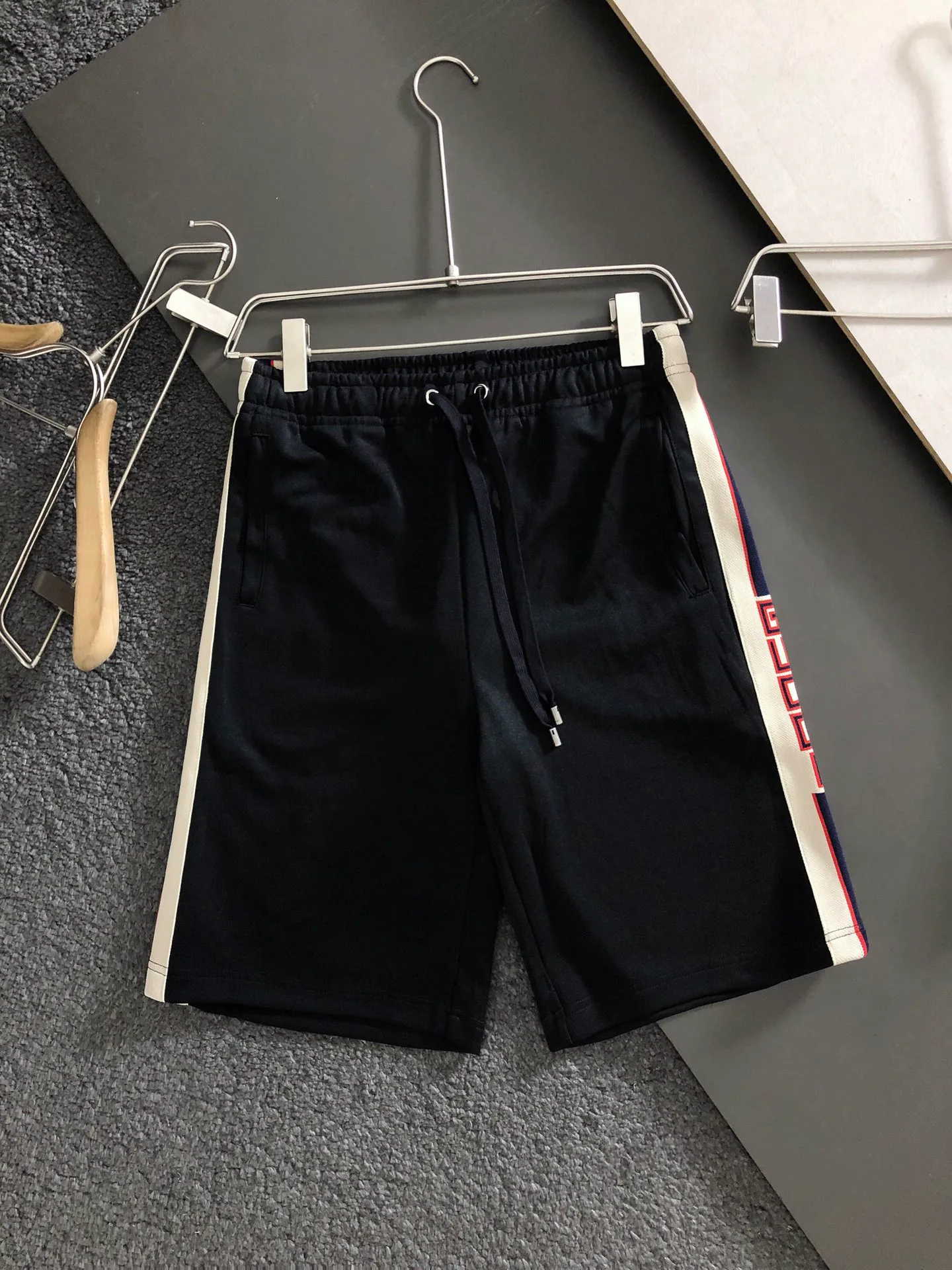Шорты Женские Gucci 1617493