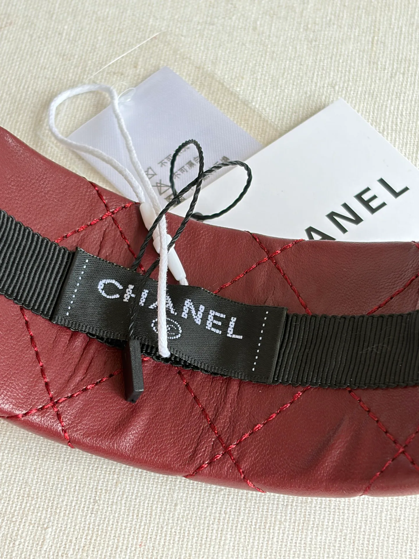 Головные Уборы Chanel 18063840
