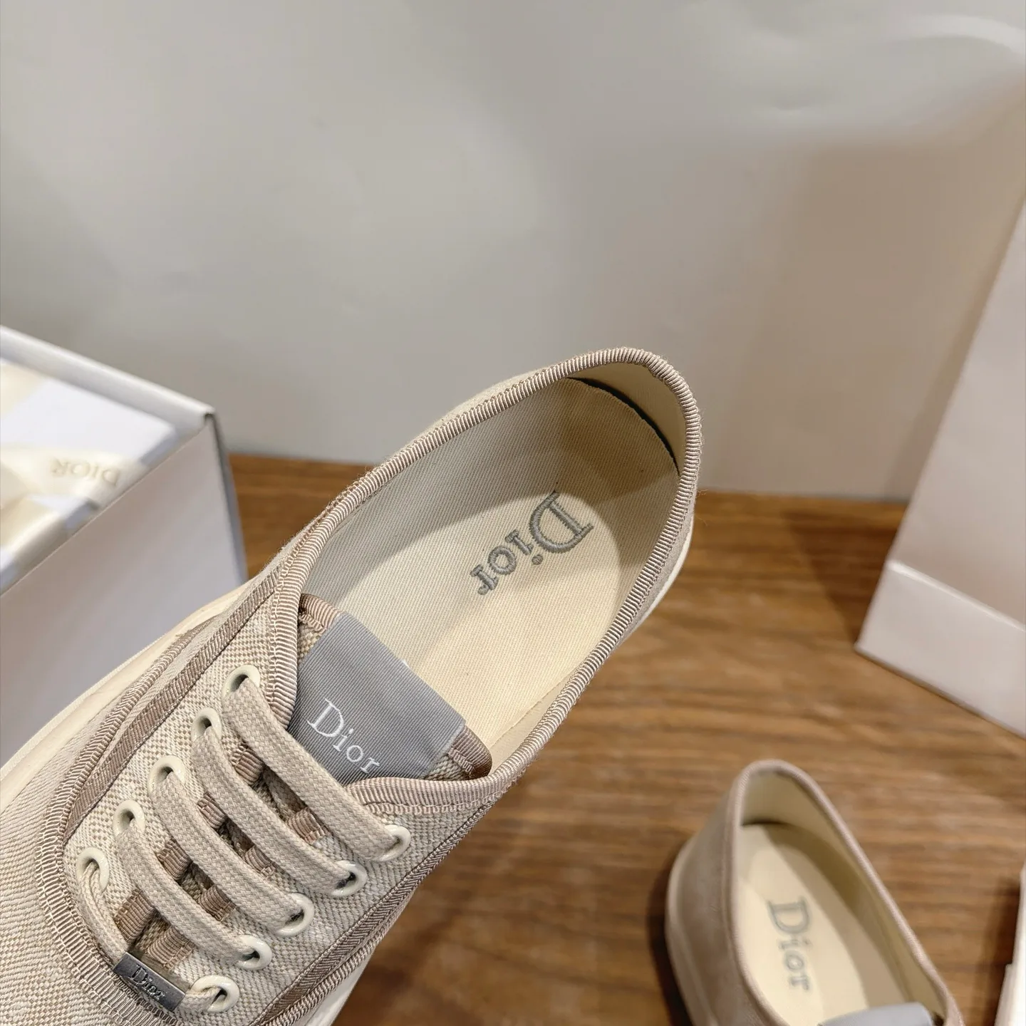 Кроссовки Женские Christian Dior 18034452