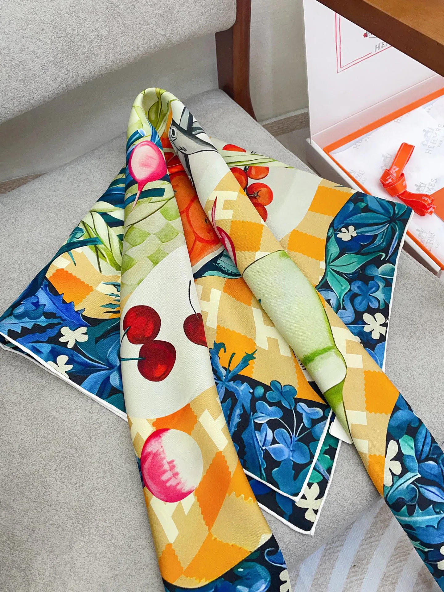 Платки Hugo Boss 13173