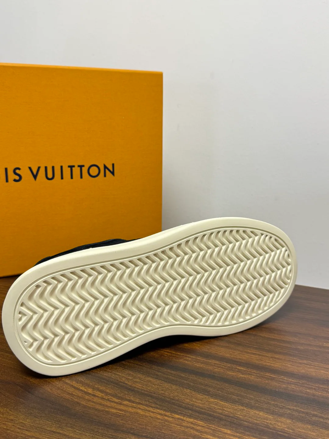 Кроссовки Мужские Louis Vuitton 19569377