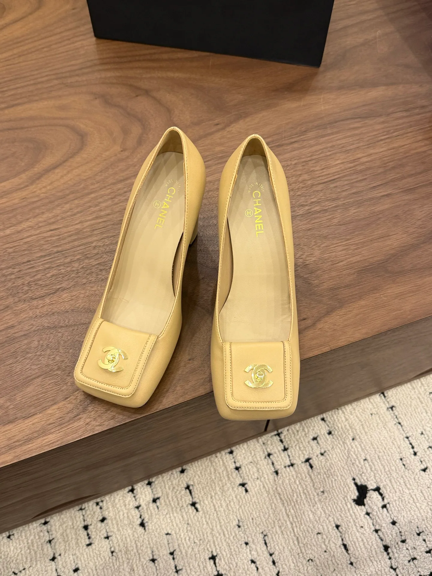 Туфли Женские Chanel 19080195
