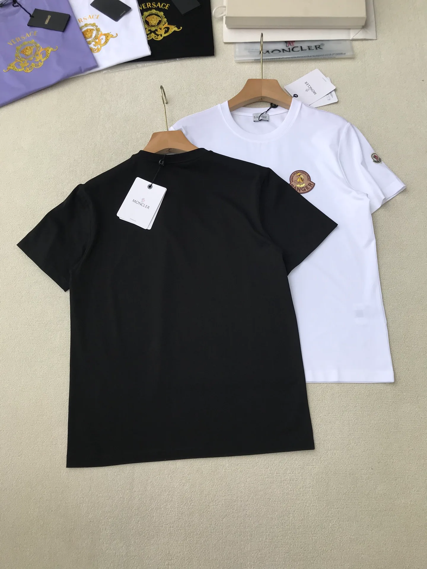 Футболки Мужские Moncler 11437010