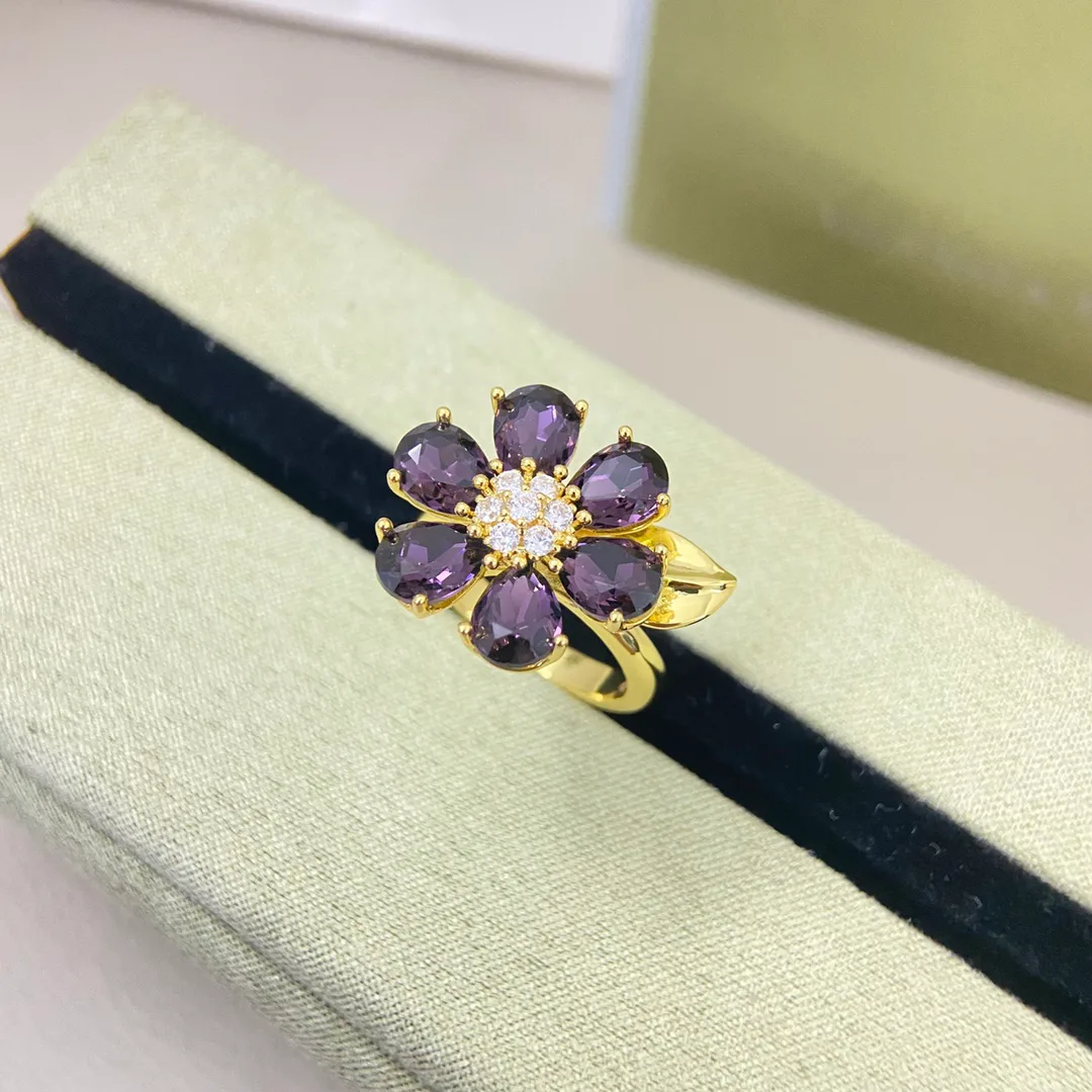 Бижутерия Van Cleef & Arpels 11704555
