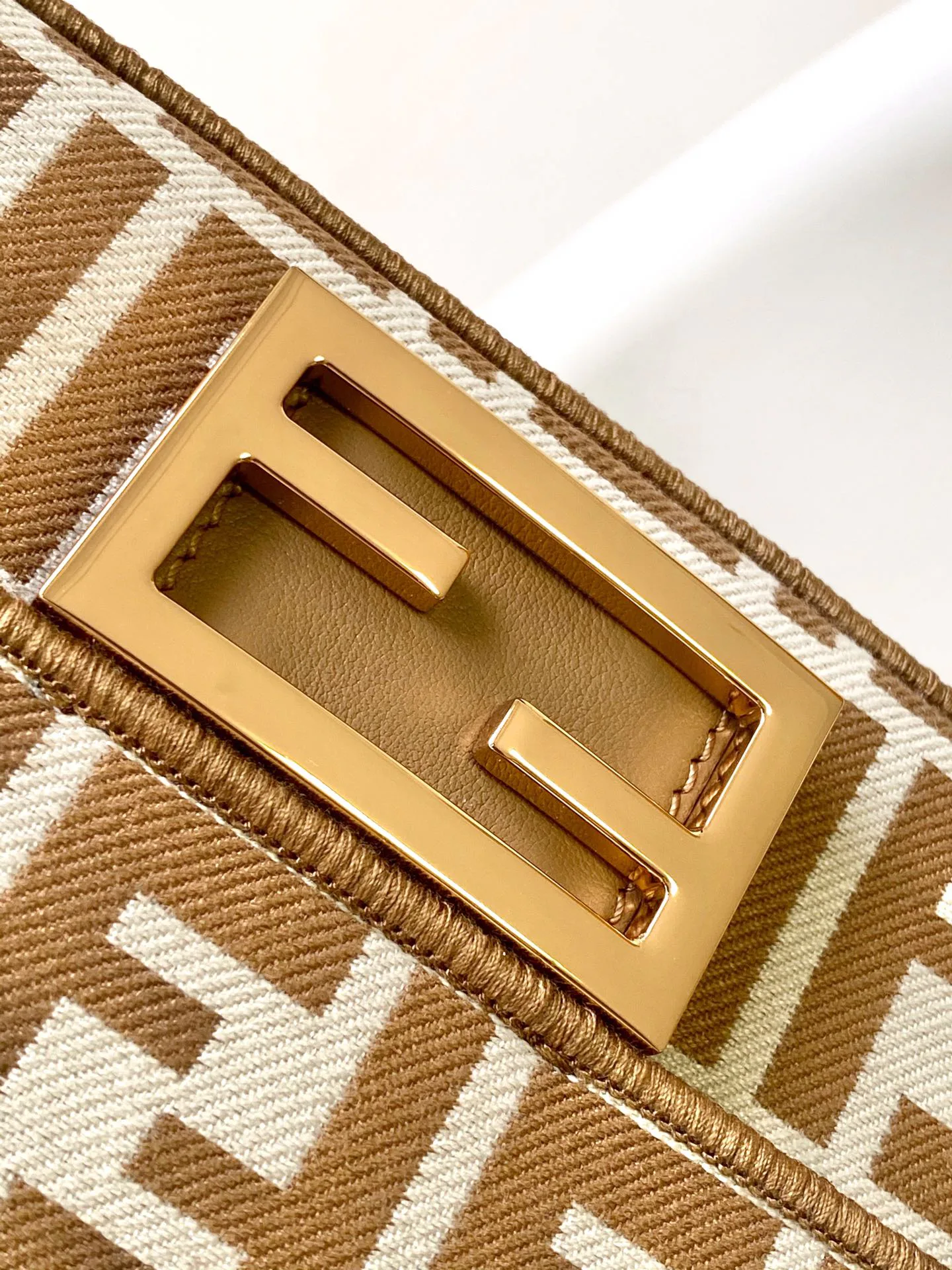 Классические Сумки Женские Fendi 13234561