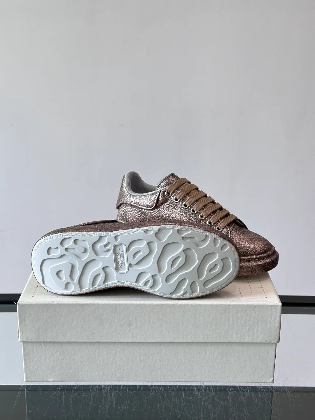 Кроссовки Женские Alexander Mcqueen 17447543