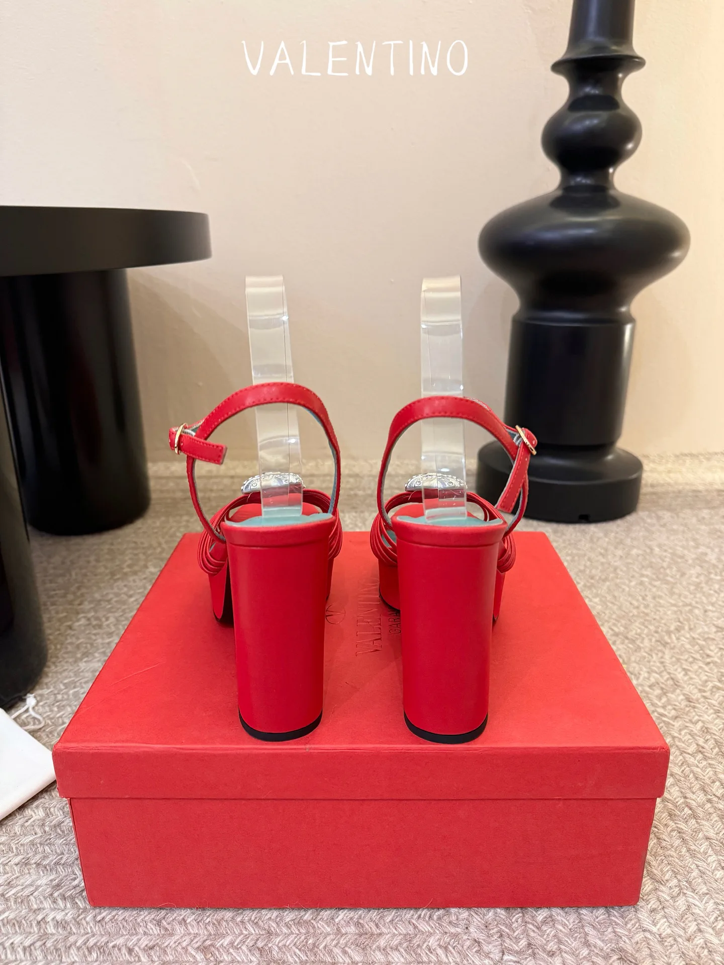 Босоножки Женские Valentino 17396951