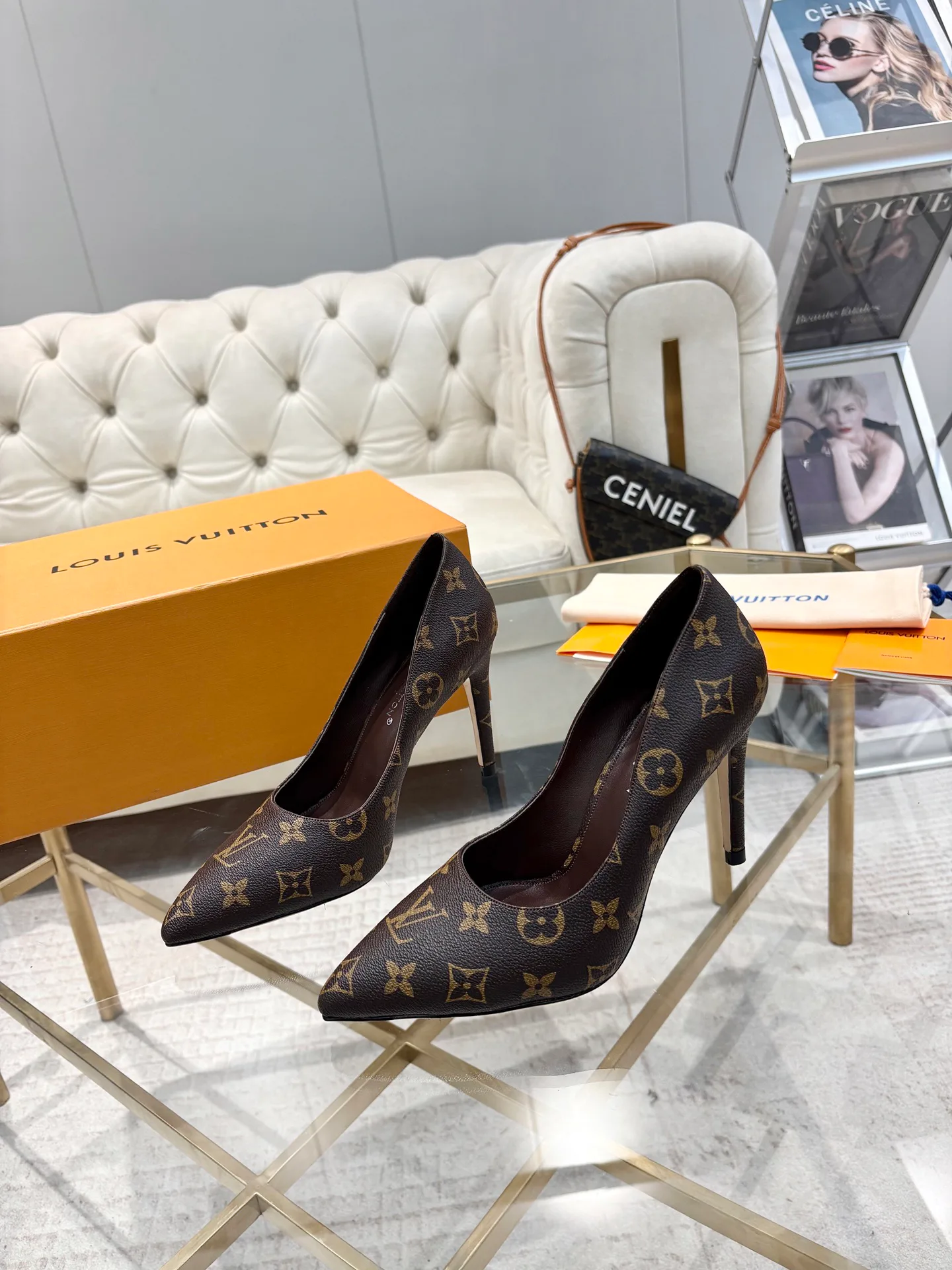 Туфли Женские Louis Vuitton 18740830