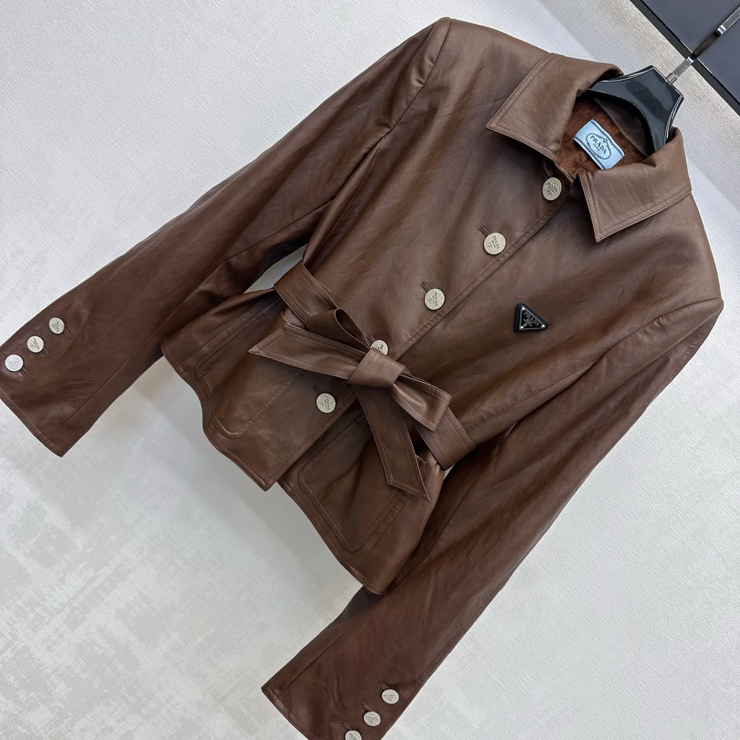 Кожаные Куртки И Дублёнки Женские Prada 19609875