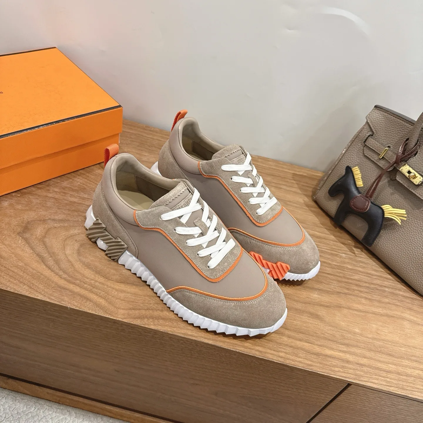 Кроссовки Женские Hermes 17818318