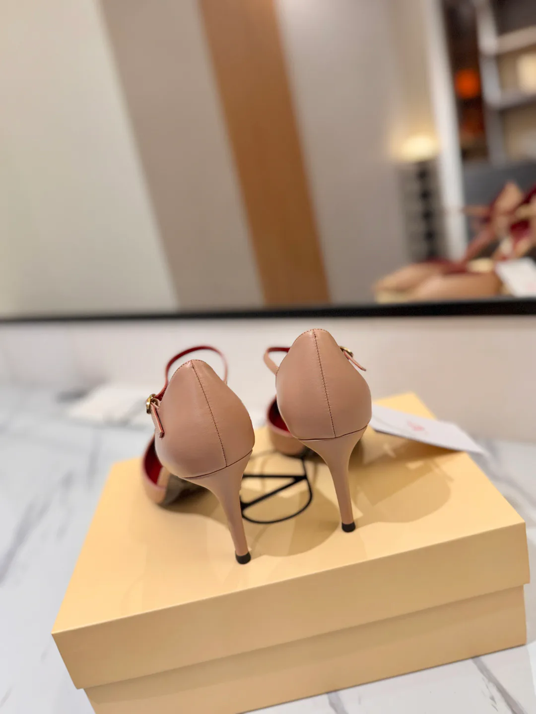 Босоножки Женские Valentino 18134969
