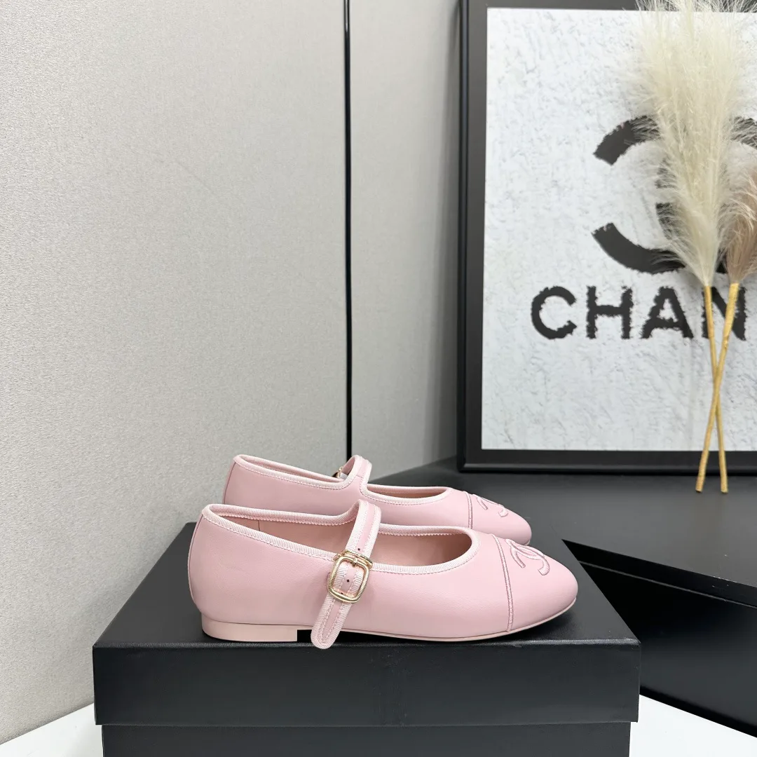 Туфли Женские Chanel 18083716